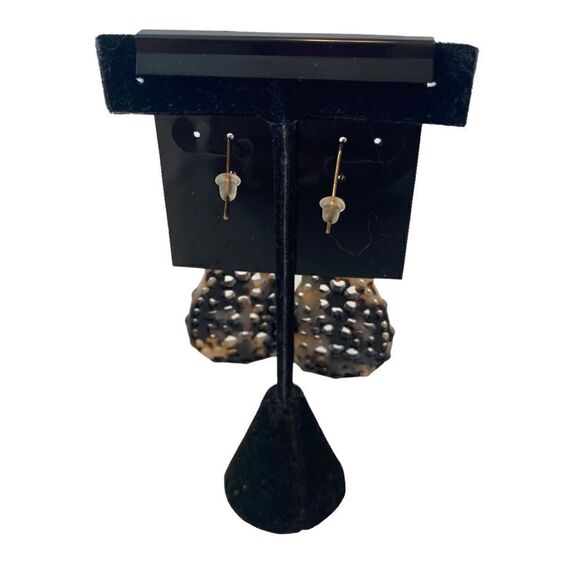 Vintage Earth Tone Lace Inspired Lightweight Tear Drop Earrings. - Picture 4 of 6